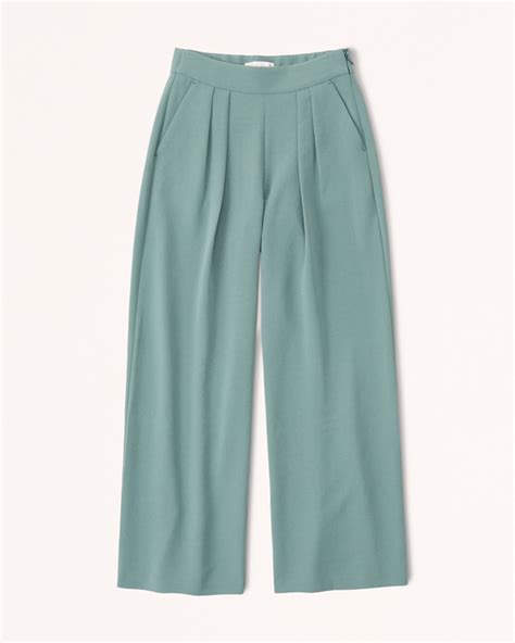 Description Sloane Tailored Premium Crepe Pant Our signature A&F Sloane Tailored Pant in a drapey and elevated premium crepe fabric, that's perfect for dressing up or down. . Premium crepe wide leg pants abercrombie